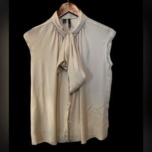 Ming Suit Blouse. Size: 4. Looks great under blazer.